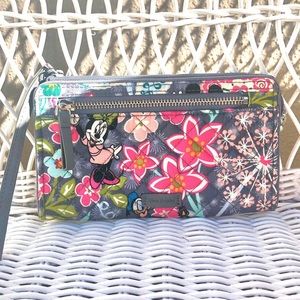 Disney Vera Bradley Mickey & Friends Wallet Minnie